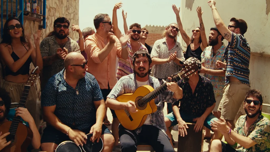 Plano del videoclip Emosido Engañados con narrativa cinematográfica de autor