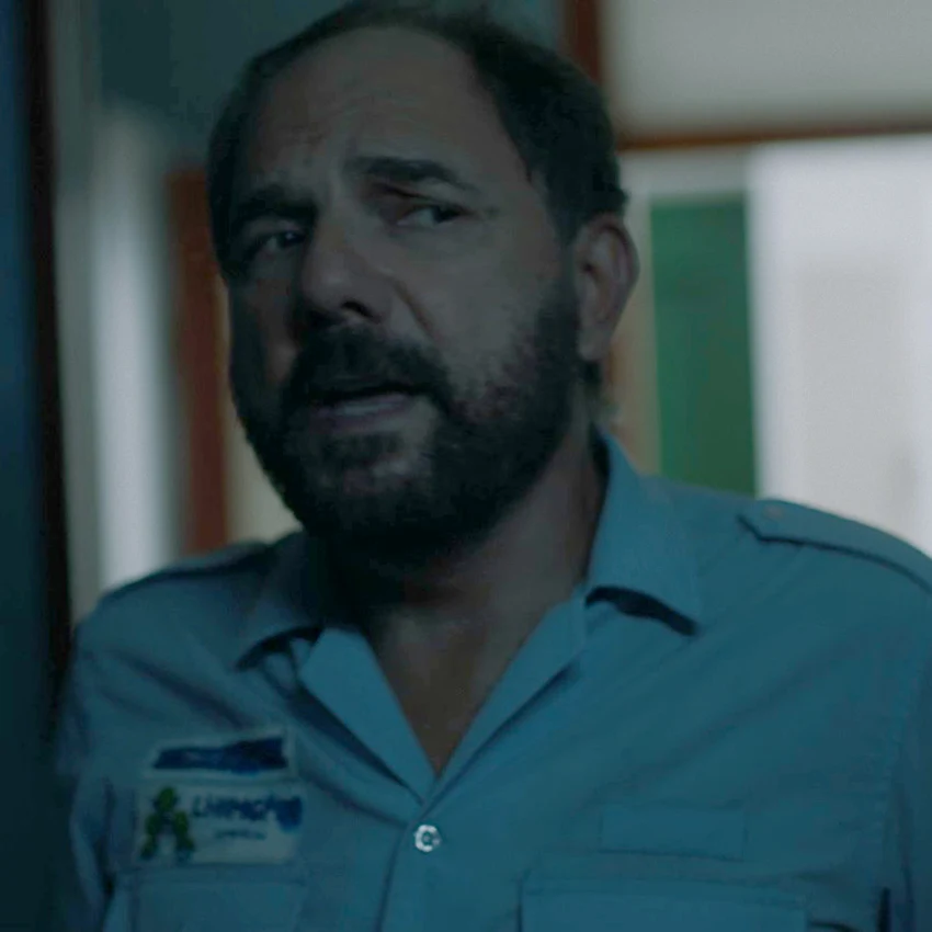 Miguel Zurita como limpiador en el cortometraje Todo Va Bien producido por una productora de cine en Málaga